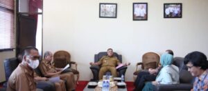 Mempererat Tali Silaturahmi, Tribun Lampung Undang Bupati Lamsel Pada Acara Tribun Lampung Award 2022 