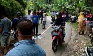 Seorang Pengojek  Tewas di Tikungan Glungpai Terlindas Dump Truck Proyek Penahan Ombak Pesisir Rajabasa