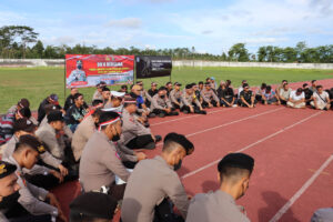 Polres Lamsel Menggelar Aksi Solidaritas Bersama PSSI Dengan Doa Bersama Buat Korban Tragedi Kanjuruhan