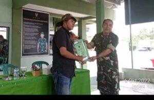Atas Nama Kodim 0421/Ls., Danramil 421-9/Tanjung Bintang  Serahkan Piagam Penghargaan Kepada 13 Wartawan.