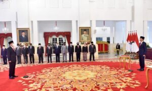 Presiden Saksikan Pengucapan Sumpah M. Guntur Hamzah sebagai Hakim Konstitusi
