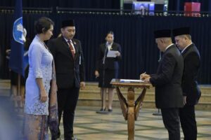 Kemendikbudristek Lantik Rektor Unsika Periode Tahun 2023-2027  