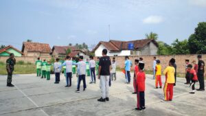 Bentuk Disiplin Siswa SMP IT Tunas Insan Cendekia, Babinsa Kodim 0421/Ls Latihkan PBB