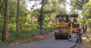 Pemerintah Desa Sukajaya Kecamatan Katibung Melakukan Pembangunan Jalan Hotmix