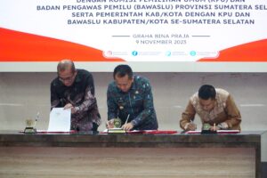 Sumsel Daerah Yang Pertama Kali Lakukan Penandatanganan Serentak NPHD Dana Pilkada Tahun 2024 Provinsi dan Kabupaten/Kota 