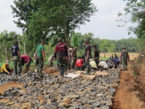 Kunjungan Dispenad Ke Lokasi TMMD ke-120 Kodim 0421/Lamsel Desa Budi Lestari