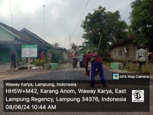 Pemerintahan Desa Karang Anom Kecamatan Waway Karya Kabupaten Lampung Timur Merealisasikan Pekerjaan Jalan Lapen