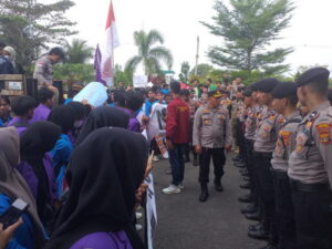 Polres Pringsewu Mengamankan Aksi Unjuk Rasa Mahasiswa Yang Berlangsung Damai