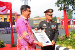 Kapolda Lampung Irjen Pol Helmy Santika Beserta Jajarannya Mendapatkan Penghargaan dari Badan Perlindungan Pekerja Migran Indonesia (BP2MI)