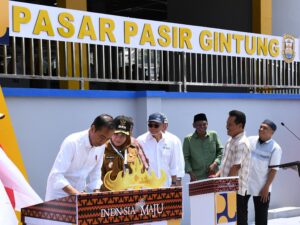 Presiden Joko Widodo meresmikan Pasar Pasir Gintung Kota Bandar Lampung