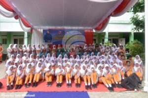 Sosialisasi Gerakan Pengendalian Penyakit Prioritas Pada Usia Produktif di SMPN 02  Kecamatan Tumijajar
