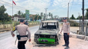 1 Unit Mobil Terbakar di Dekat SPBU Metro Kibang