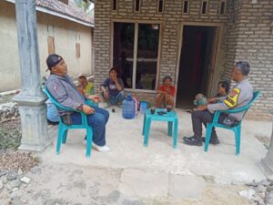 Bhabinkamtibmas Polsek Sidomulyo Melaksanakan Giat Cooling System Bersama Masyarakat