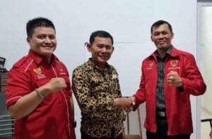 Darmawan SH.MH Ketua DPD PWRI Lampung Dan H.Eko Supriadi SH,MH,CPM Ketua DPC PWRI Kota Bandar Lampung Meminta KPU Provinsi Lampung Transparansi Dalam Pengelolaan Anggaran 300M Pemilukada Tahun 2024.