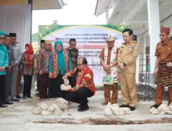 Pj. Gubernur Lampung Samsudin Bersama Pj. Bupati Pringsewu Marindo Kurniawan Secara Resmi Memulai Pembangunan Masjid Baiturrasyid