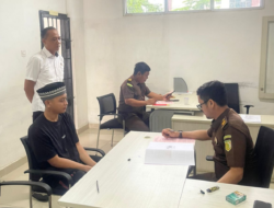 Satreskrim Polres Pringsewu Limpahkan Dua Tersangka Pemeras Kepala Pekon (Kades) ke Kejaksaan