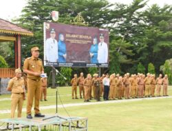 Wakil Bupati Nadirsyah Tegaskan Disiplin dan Kerjasama ASN Membangun Tubaba dalam Pimpin Apel Perdananya
