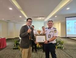 Pemkab Tubaba Menerima Penghargaan dari PT PLN UID Lampung