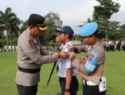 Kapolres Lambar AKBP Rinaldo Aser, SH, SIK, MSi, Pimpin Apel Gelar Pasukan Dalam Rangka Operasi Keselamatan Krakatau Tahun 2025
