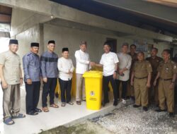 Wakil Bupati Tubaba Nadirsyah Terima Bantuan 30 Unit Bak Sampah dari Menteri Lingkungan Hidup