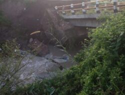 Warga Kecamatan Candipuro Keluhkan Jembatan Rubuh Akibat Banjir, Memohon Pemerintah Lampung Selatan untuk Segera Bertindak