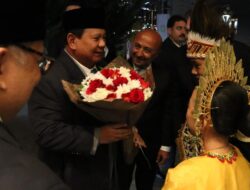 Diaspora dan Mahasiswa Indonesia Sambut Kedatangan Presiden Prabowo di Ankara