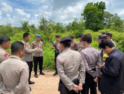 Polres Mesuji Mendatangi Kediaman Kepala Desa Menghimbau Agar Tidak Ada Buntut Unsur Balas Dendam Antara Keluarga Korban dan Pelaku, Pasca Kejadian Penembakan Warga Desa Sungai Cambai