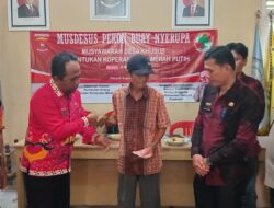 BLT Desa Buay Nyerupa Kecamatan Sukau Dibagikan kepada 23 KPM