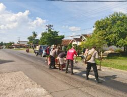 Tumpahan Solar di Jalan Raya Tiyuh Candara Mukti