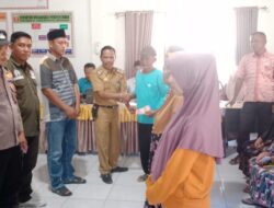 Kecamatan Lumbok Seminung Membagikan Bantuan Langsung Tunai (BLT) kepada 22 Keluarga Penerima Manfaat (KPM)