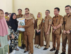 Sebanyak 458 Keluarga Penerima Manfaat (KPM) di Desa Negara Nabung Terima Bantuan Pangan Nasional