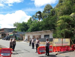 Polres Lampung Barat Penyekatan Kendaraan R6 atau Lebih Antisipasi Jalan Amblas di KM 22