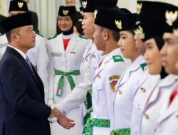 Menteri Sekretaris Negara Prasetyo Hadi Kukuhkan 76 Putra-Putri Indonesia Anggota Paskibraka Tahun 2025
