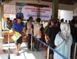 Polres Pringsewu Bersama Perum Bulog Menggelar Gerakan Pangan Murah Perdana di Lampung
