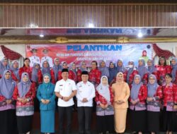 Bupati Parosil Mabsus Lantik Pengurus GOW Lampung Barat 2025–2029