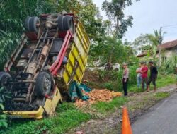 Polres Tanggamus Identifikasi dan Olah TKP Kecelakaan Truk Rem Blong