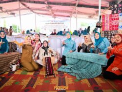 Ketua TP PKK Provinsi Lampung Purnama Wulan Sari Mirza Lakukan Kunjungan di Desa Sukajaya Lempasing Dorong Pemberdayaan Keluarga dan Literasi Masyarakat