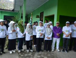 Ni Ketut Dewi Nadi Komang Koheri Resmi Melepas Kegiatan Jalan Sehat dalam rangka Peringatan Hari Amal Bhakti