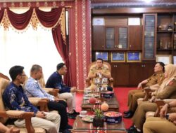 Bupati Parosil Mabsus Terima Audiensi PLN Bahas Percepatan Listrik Masuk Desa Sidorejo dan Roworejo Kabupaten Lampung Barat