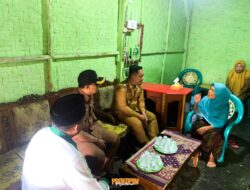 Wabup Pesawaran Serahkan Bantuan Bedah Rumah Layak Sehat (BERKAT) Kepada Bapak Muhidin Warga Desa Bagelen