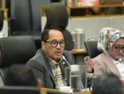 Anggota DPR RI : Curigai Ada Kepentingan Tersembunyi dari Impor Pikap CBU 105 Ribu Unit