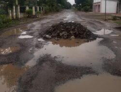 Jalan Penghubung Desa kartaraharja dan Way Sido Rusak Parah, Warga Desak Tanggung Jawab PT BW Muara Sungkay