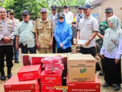 Bupati Nanda Indriani Tinjau Langsung Lokasi Terdampak Puting Beliung di Kecamatan Tegineneng