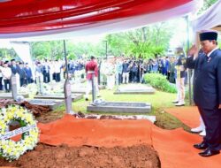 Presiden Prabowo Pimpin Upacara Pemakaman Try Sutrisno, Wakil Presiden ke-6 Republik Indonesia di Taman Makam Pahlawan Nasional Utama