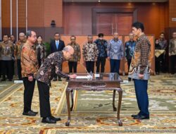 Menkeu Lantik Robert Leonard Marbun sebagai Sekretaris Jenderal Kementerian Keuangan
