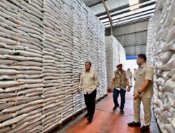 Pastikan Stok Aman, Presiden Prabowo Sidak ke Gudang Bulog Danurejo Magelang