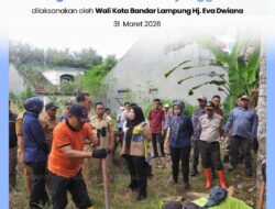 Wali Kota Eva Dwiana Tinjau Aliran Sungai dan Gorong-Gorong di Perumahan Pujangga Alam, Pastikan Antisipasi Banjir Berjalan Optimal